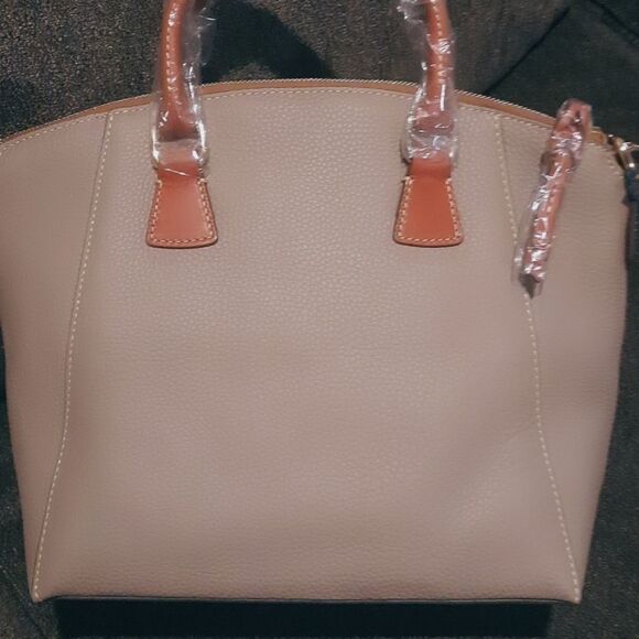 Dooney and Bourke PEBBLE GRAIN NAOMI SATCHEL- Taupe - Picture 7 of 8